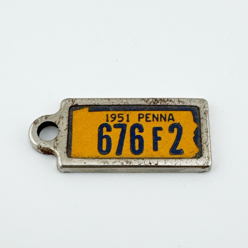 Vintage 1951 Pennsylvania DAV License Plate Keychain Disabled American Veterans‎